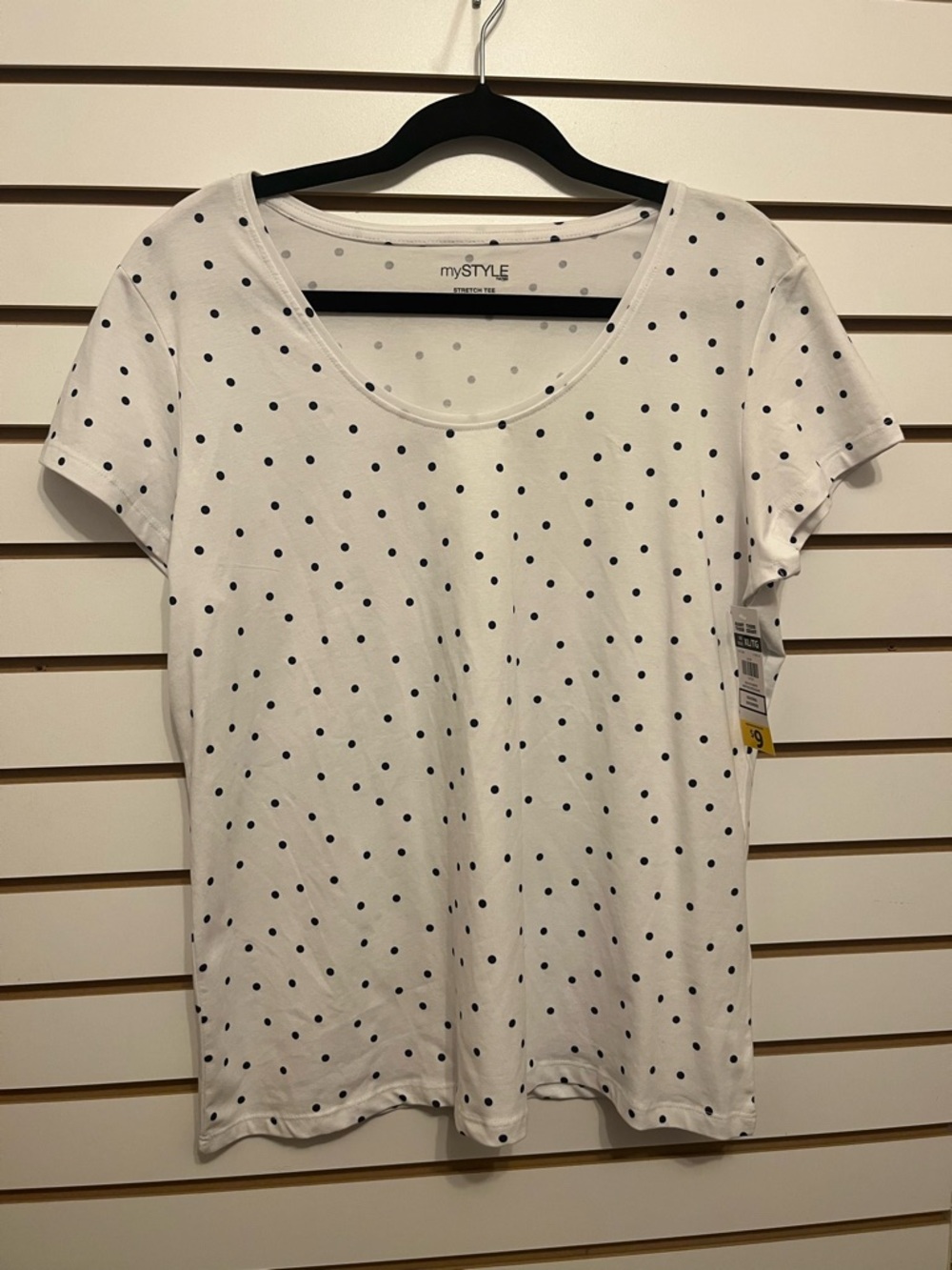 🧡 3/$15 White Scoop Neck Tee with Navy Polka Dots